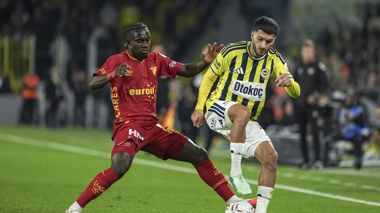 Son kurban Fenerbahçe! Göztepe iki dakikada maçı çevirdi Trendyol Süper Lig’in 10. haftasında Fenerbahçe’ye konuk olan Göztepe, ilk