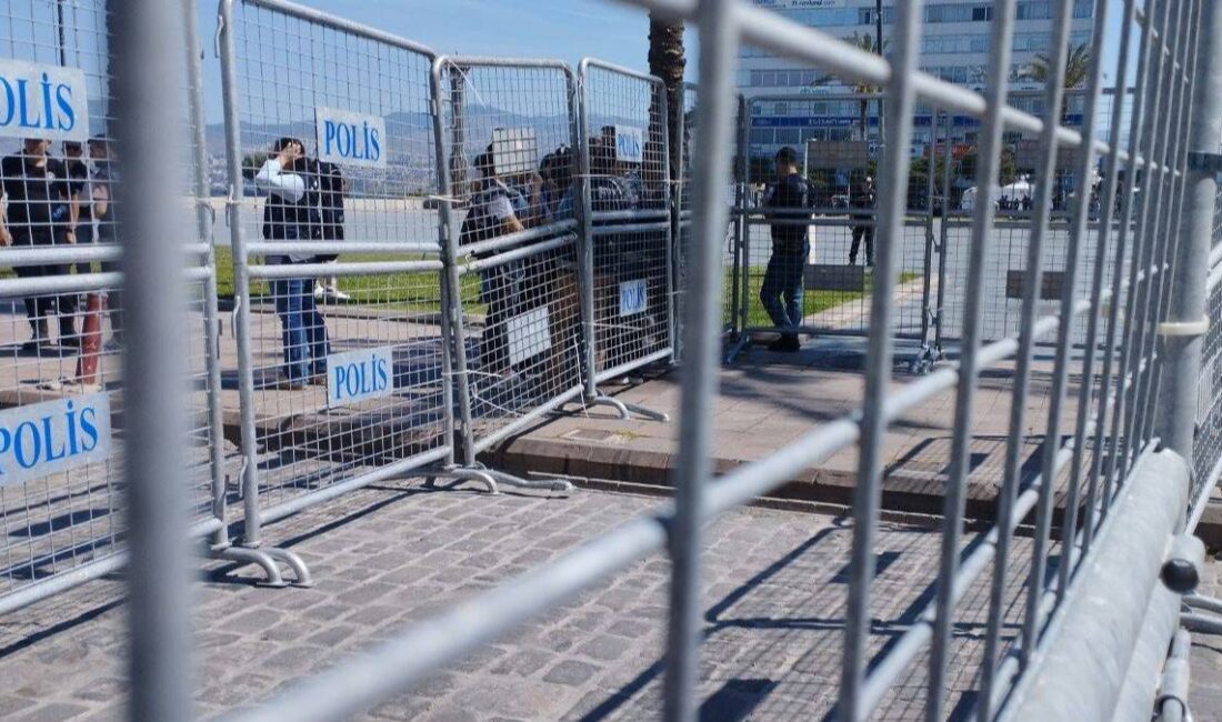 Tugay’a karşı yapılacak protestolara bariyerli önlem: Cumhuriyet Meydanı ablukada Çiğli ve Foça belediye başkanlarının AKP’ye geçmesinin ardından İzmir Büyükşehir