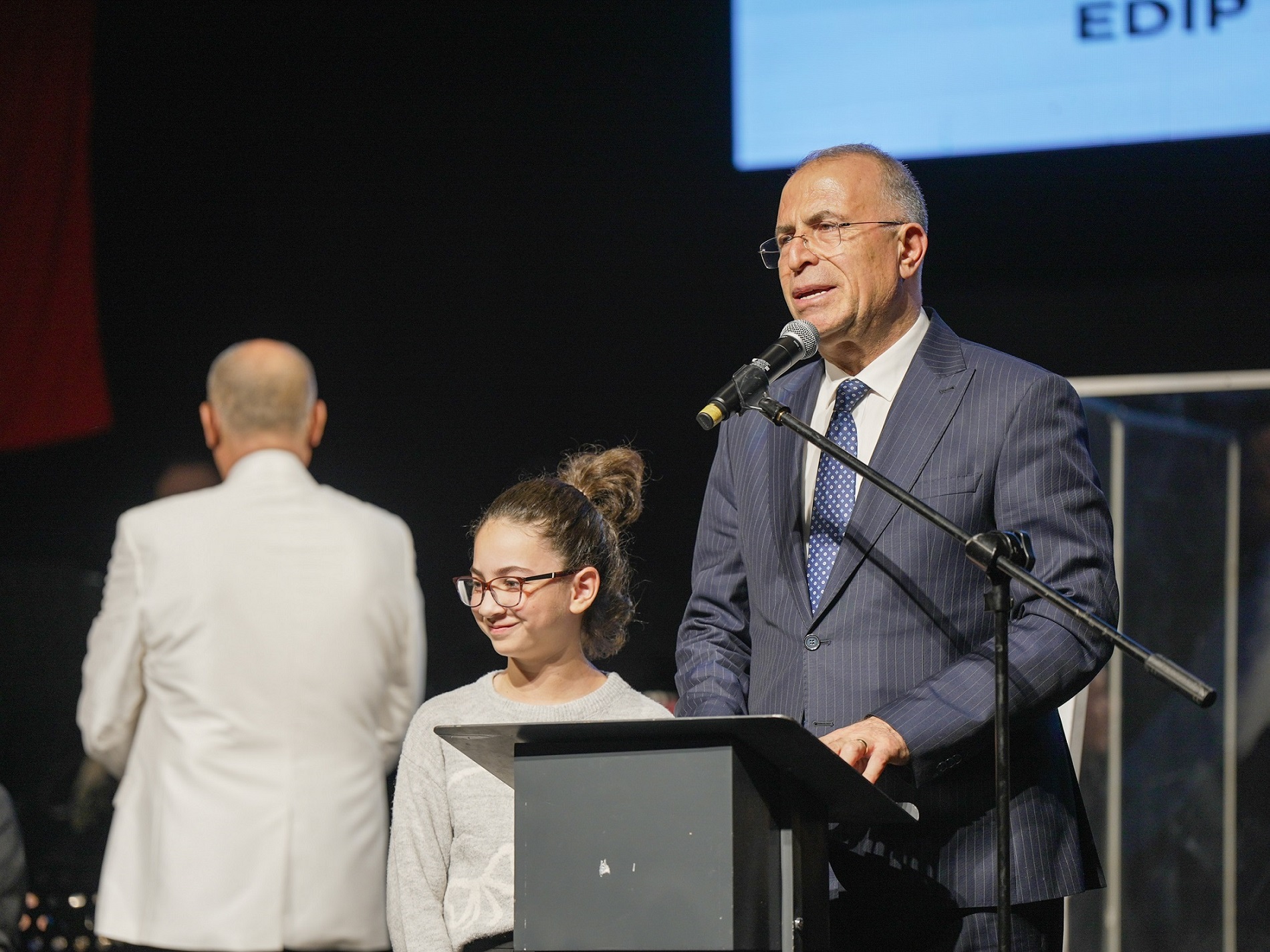 Gaziemir’de kültür sanat sezonu, Volkan Konak ve Edip Akbayram’ın eserlerinin
