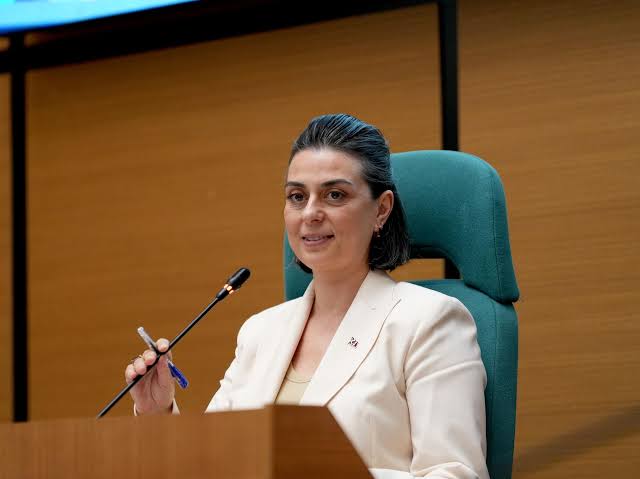 Üsküdar Belediye Başkanı Sinem Dedetaş’a tahliye kararı! Üsküdar Belediye Başkanı Sinem Dedetaş’ın tahliye başvurusu kabul edildi. Avukat
