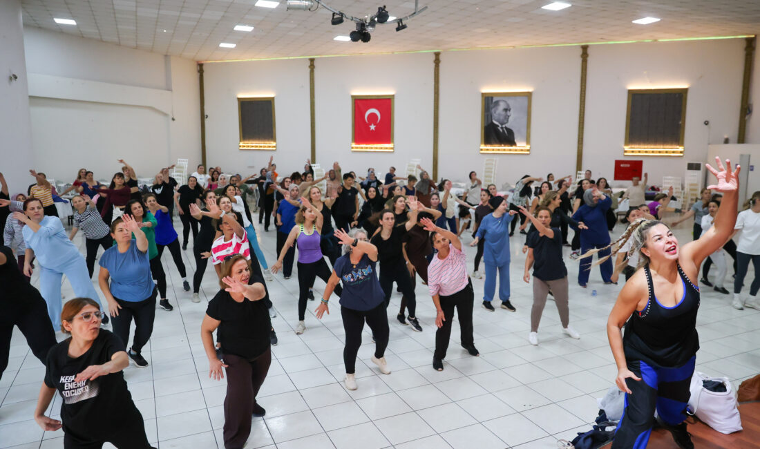 Bucalı kadınlar kış spor kurslarını çok sevdi Buca Belediyesi’nin kadınları sporla buluşturmak amacıyla ücretsiz olarak düzenlediği pilates