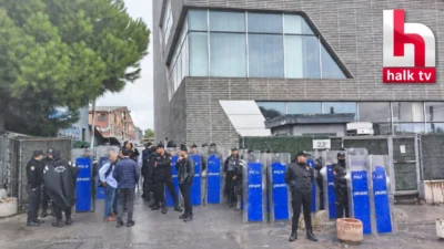 Halk TV’ye kayyum atanması ve kanalın yayınlarının durdurulması, siyaset ve