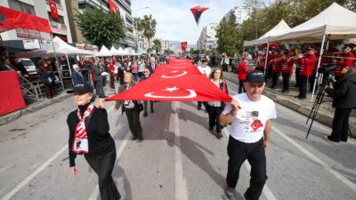 Karşıyaka’da Cumhuriyet’in 103. yıl dönümü, resmî geçit töreni ve atletizm